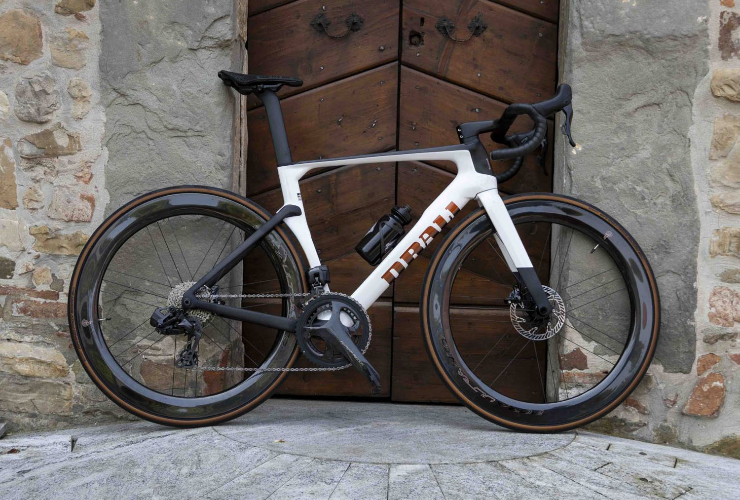 Eneto-Brand-ambassadors-Content-Drali Iridio road bike Eneto-Brand-ambassadors-Content-Drali Iridio road bike